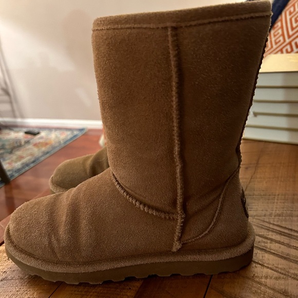 Bearpaw Elle Short 8 medium camel color, BARELY WORN, mint condition - Picture 5 of 5